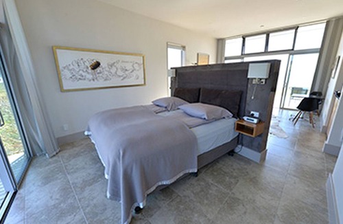 Tasman Cabin | Romantic Oceanfront Accommodation on Kina Beach in Tasman, New Zealand
