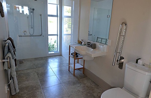 Tasman Cabin | Romantic Oceanfront Accommodation on Kina Beach in Tasman, New Zealand