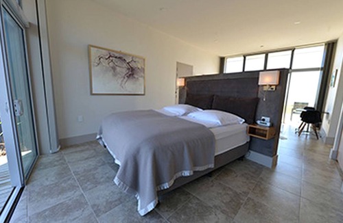 Tasman Cabin | Romantic Oceanfront Accommodation on Kina Beach in Tasman, New Zealand