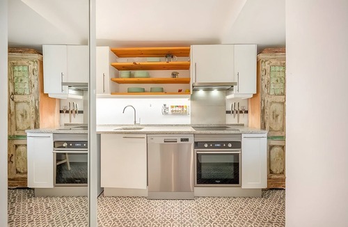 Praia das Macas Apartment | Romantic Studio - One Bedroom Apartment, Sleeps 2