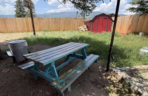 Eagle Nest Cabin | Room 5: Mountain Retreat 15 Minutes to Red River/Angel Fire