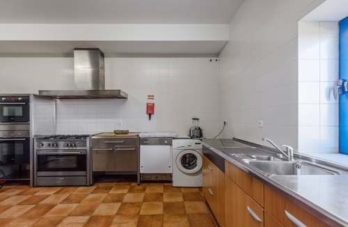 Elvas House | Room 'Águia' with Shared Pool, Wi-Fi and Air Conditioning