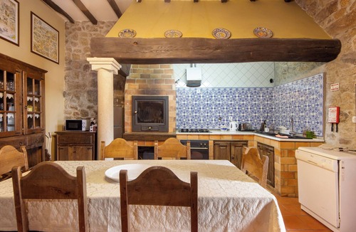 Moimenta da Beira Apartment | Room 'Suite' with Shared Garden and Wi-Fi