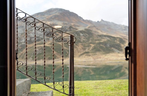 Montespluga Apartment | Room 'Tambò' with Lake View, Shared Garden and Wi-Fi