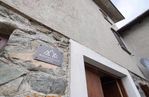 Montespluga Apartment | Room 'Tambò' with Lake View, Shared Garden and Wi-Fi