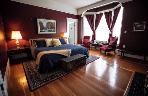 Rossland House | Rossland's Luxury Guest House
