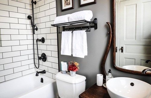 Rossland House | Rossland's Luxury Guest House