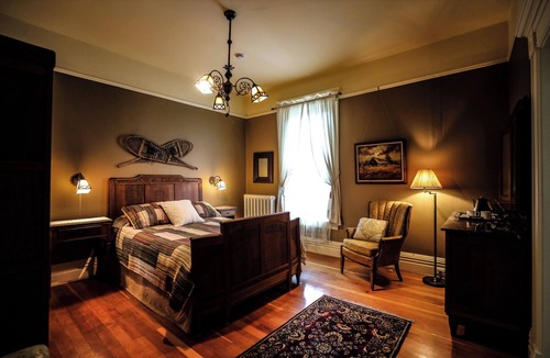 Rossland House | Rossland's Luxury Guest House