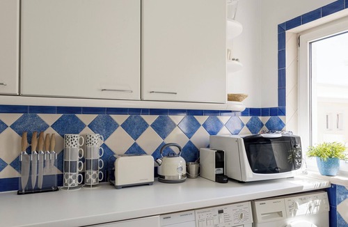 Estoril Apartment | Royal Hideaway – Estoril 2BR Pool Retreat
