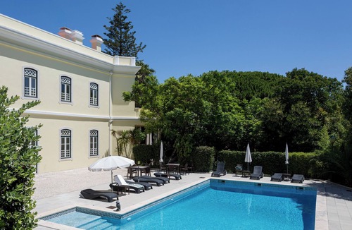 Estoril Apartment | Royal Hideaway – Estoril 2BR Pool Retreat