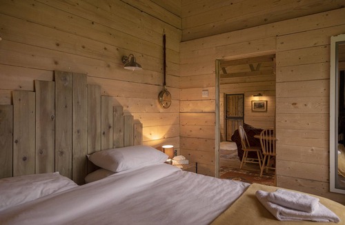 Sherwood Forest Cabin | Rustic Log Cabin overlooking Sherwood Forest