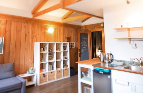 Tuwanek Cabin | Rustic Modern Beach Cabin | HOT TUB | views