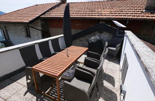Vercana House | Rustico Casa Marie mit Seeblick-Dachterasse
