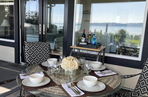 Saanichton Villa | Saanichton Waterfront 2BR suite with superb views