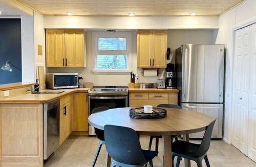 Port Renfrew House | San Juan Surfhouse - Hot Tub. Oceanfront. Amazing view, Premium Oceanfront Vacation Rental