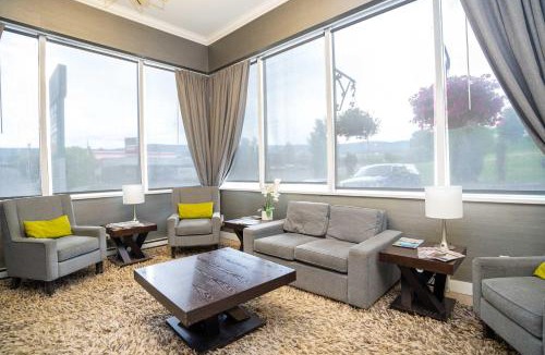 Williams Lake Hotel | Sandman Hotel & Suites Williams Lake