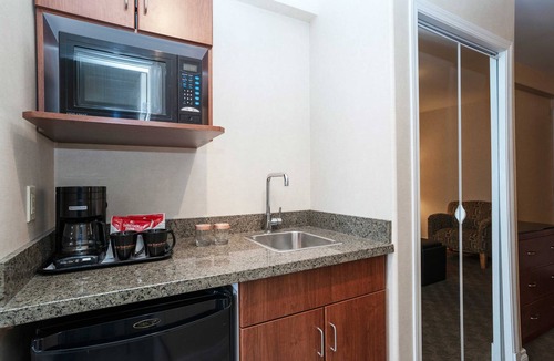 Northwest Calgary Hotel | Sandman Hotels & Suites Calgary West