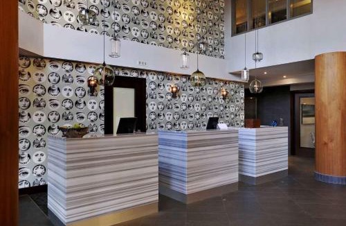 Willoughby Hotel | Sandman Signature Langley Hotel