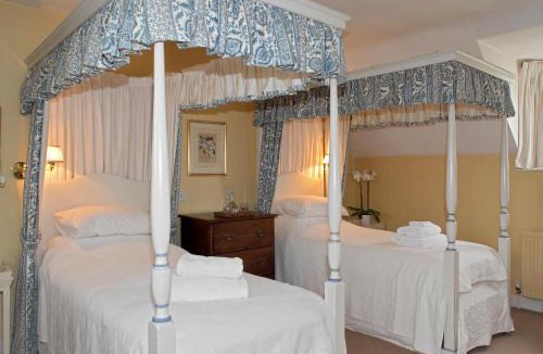 Chipping Norton House | Sandown - Ukc1154