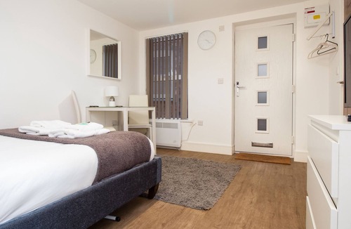 Oadby Apartment | SAV Apartments Flat 6 - 1 Bed Studio Apartment-Regent Road - Leicester
