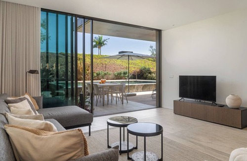 Sao Martinho Apartment | Savoy Monumentalis IX – Luxury & Private Pool