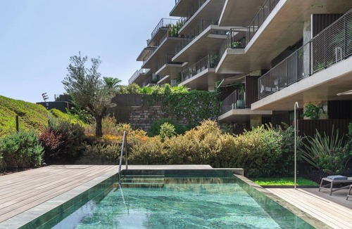 Sao Martinho Apartment | Savoy Monumentalis IX – Luxury & Private Pool
