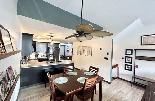 Scotch Creek House | Scotch on the Rocks - Waterfront - Shuswap Vacations and Sledding Accommodation