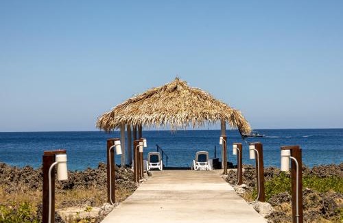 Antoneys Cay Hotel | Seagrape Plantation Resort & Dive Center