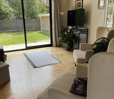Paraparaumu House | Seaside Sanctuary 150 steps from the beach