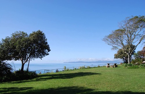 Parapara House | Seaview Cottage, Golden Bay Lodge