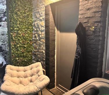 La Roche-en-Ardenne Apartment | Secret Rock - Jaccuzi privé
