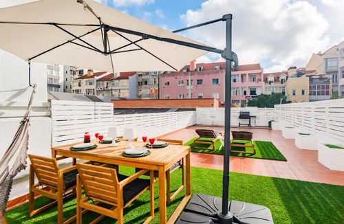 Sao Joao de Deus Apartment | @ShôLubi - Charming, Quiet & Cozy!