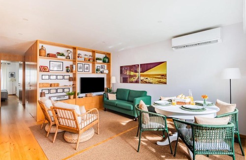 Sao Joao de Deus Apartment | @ShôLubi - Charming, Quiet & Cozy!