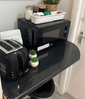 Seven Sisters Bed & Breakfast | Shalom Stay London