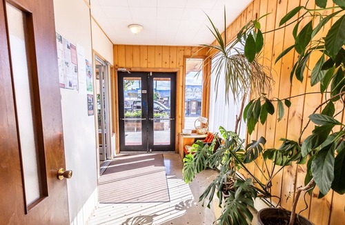 Creston House | Simple room with 2 queen beds, full bathroom.
