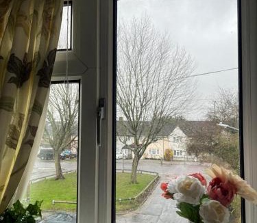 Loughton House | Single room in shared flat Valley Hill, Loughton