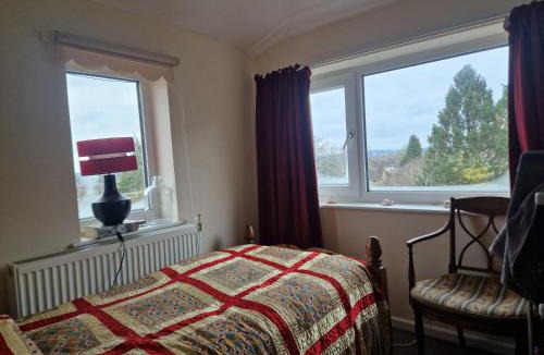 Oxford House | Single room with private sitting room near station