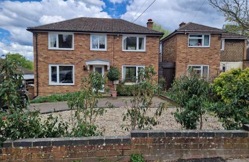 Oxford House | Single room with private sitting room near station