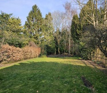 Oxford House | Single room with private sitting room near station