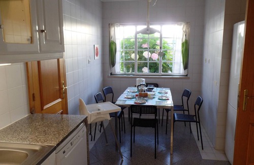 Santa Maria e Sao Miguel House | Sintra FlowerHouse with pool
