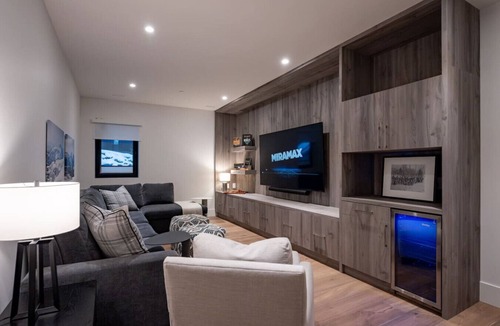 Revelstoke House | Sitka Spruce Mountain Chalet