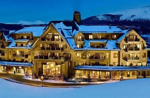 Breckenridge Condo | Ski-in Condo + Fireplace & Balcony