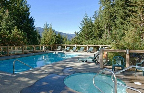 Whistler House | Ski in/out | BBQ | Complex pool & Hot tub | Garage