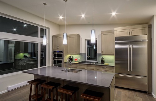 Golden House | SKI-IN/SKI-OUT. Just built, 4 bedroom, 3.5 bathroom modern Town home, sleeps 12