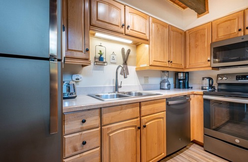 Copper Mountain Village Condo | Ski in/Walk out Center Village condo, Excellent location, Mountain View