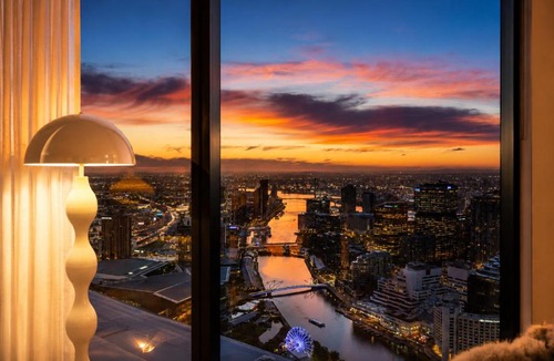 Southbank Apartment | Sky-High Opulence Panoramic Melbourne Views
