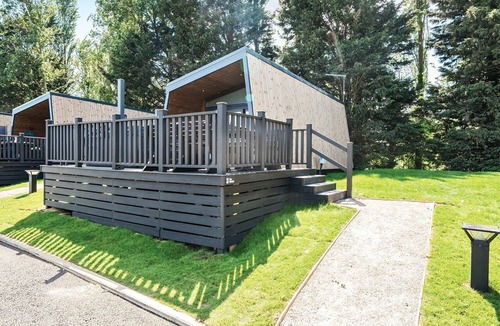 Great Houghton Cottage | Skylight Stargazer - Billing Aquadrome