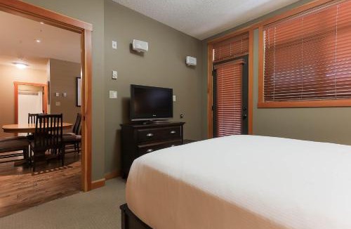 Rossland House | Slalom Creek 2 Bedroom & Den