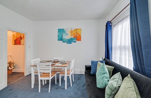 Northumberland Park Apartment | Sleeps 4 - Near Tottenham Stadium w Free Parking