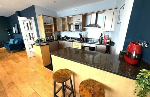 Hove Apartment | Sleeps 6, Large 2 Bed Flat In Brighton City Centre